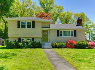 8 Drury Ln, Wilmington, MA 01887