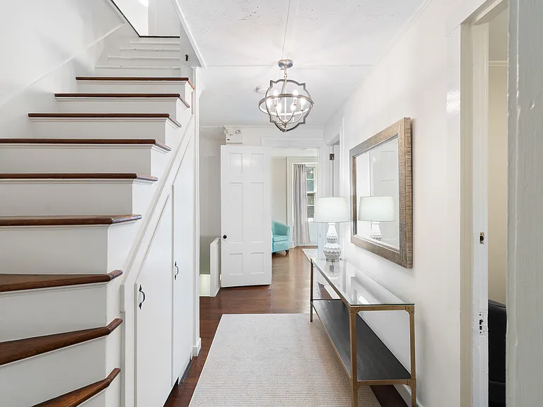 77 Coggeshall Ave — Photo 11