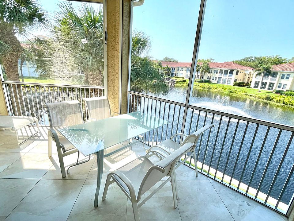lanai with view of fountain and waterfalls
