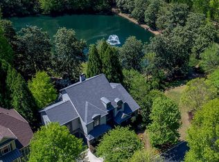 705 Lake Summit Dr, Sandy Springs, GA 30342