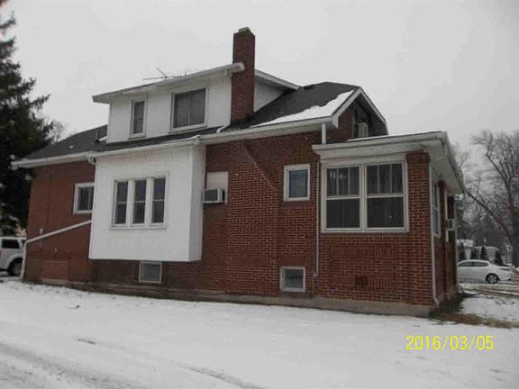 2nd image of 130 Maple Blvd
