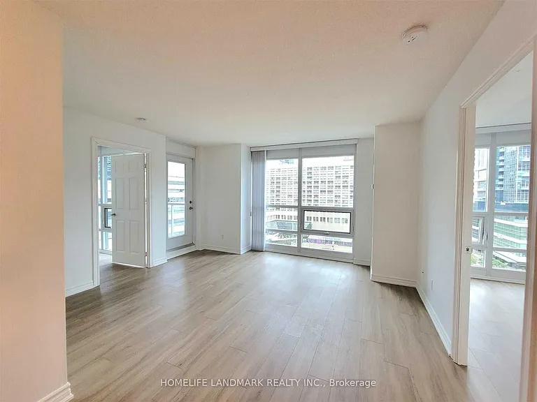 761 Bay St #402 — Photo 6