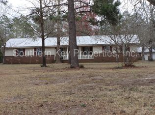 5735 Wildwood Rd, Crestview, FL 32536