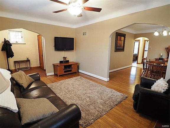 3rd image of 5441 Tholozan Ave