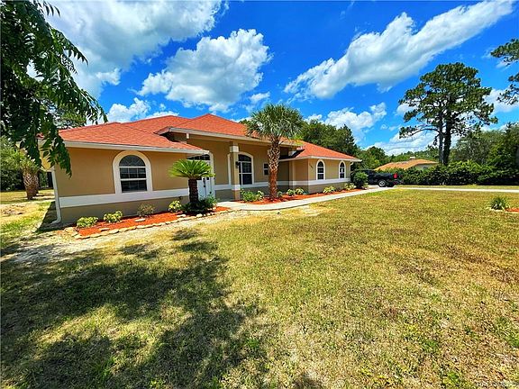 3rd image of 2165 W Begonia Dr