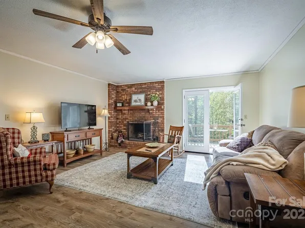 2511 Zacks Farm Rd, Lenoir, NC 28645