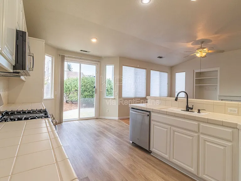 2609 Magnolia Ct — Photo 14