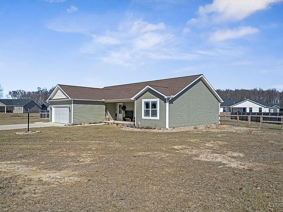 2nd image of 102 Nicole Dr