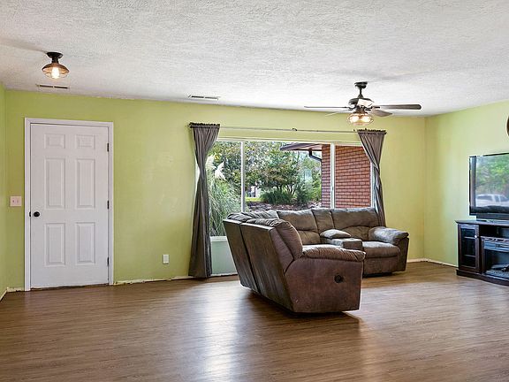 3rd image of 236 N Scenic Dr E