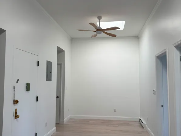 196 Nassau Avenue image 1 of 4