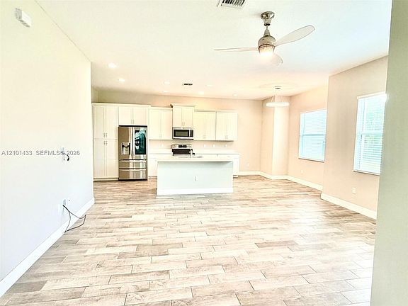 3rd image of 5966 Buttonbush Dr