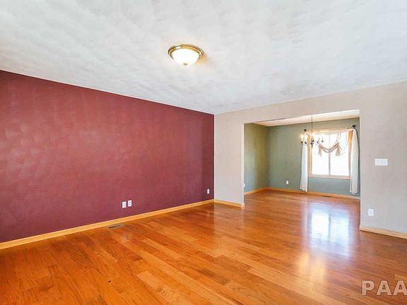 5th image of 304 N Phil Gould Dr
