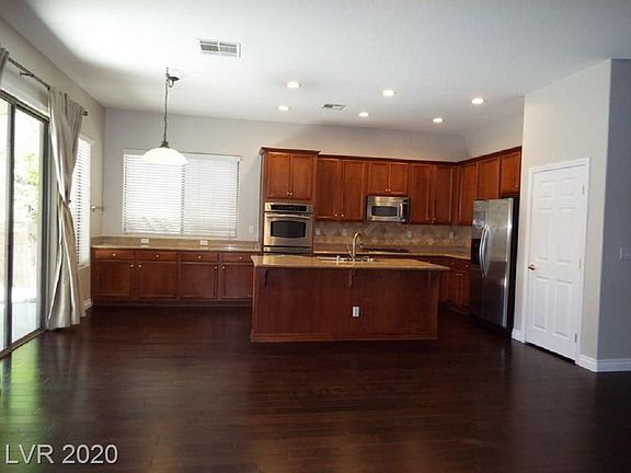 5th image of 1131 Phillip Island St