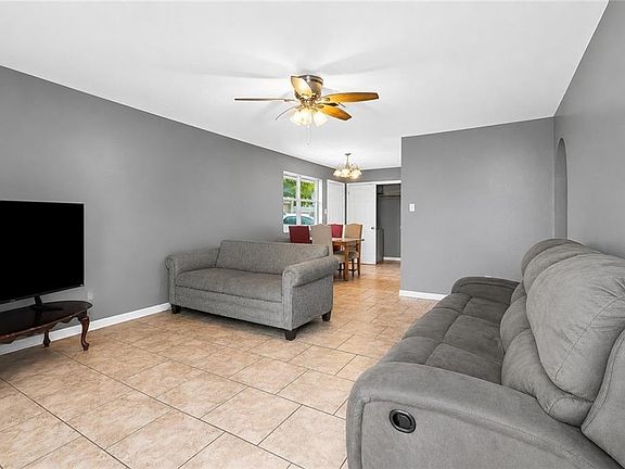 2nd image of 3625-27 Shangri La Dr