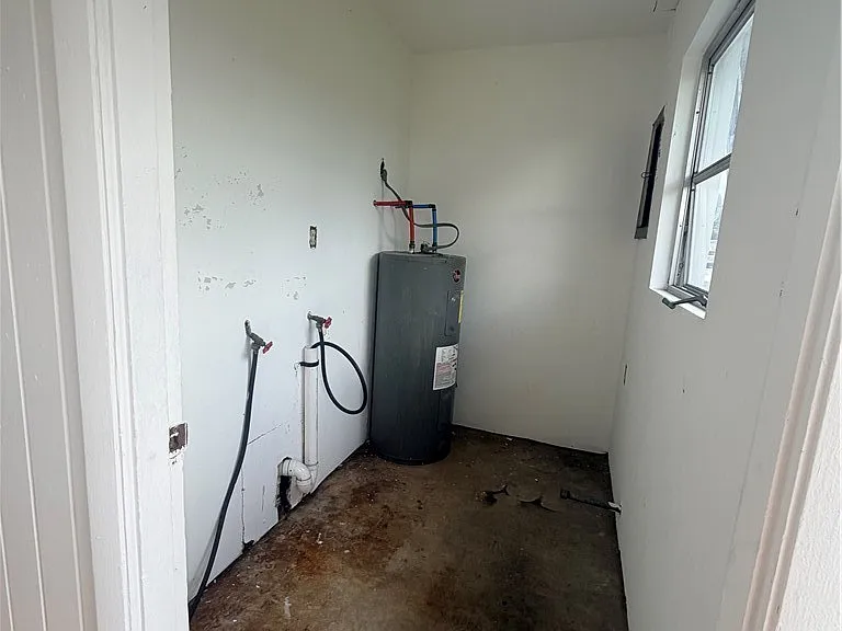 1742 Maple Dr — Photo 10