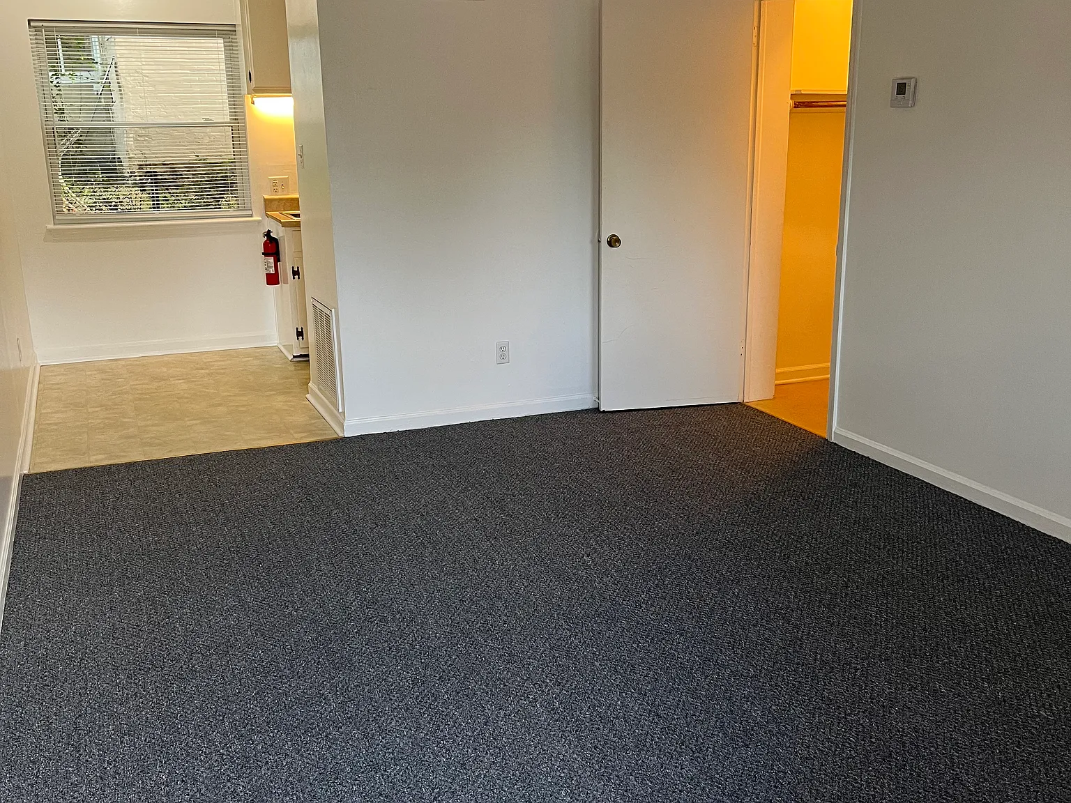 Studio, 350 sqft, $650 — Photo 2