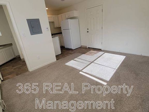 3rd image of 2025 4th Ave #1