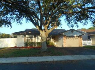 641 Green River Ln, Davie, FL 33325