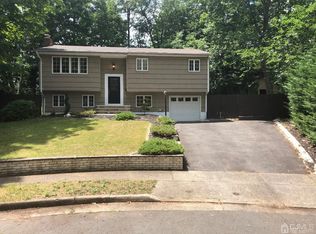 6 Cameron Ct, East Brunswick, NJ 08816