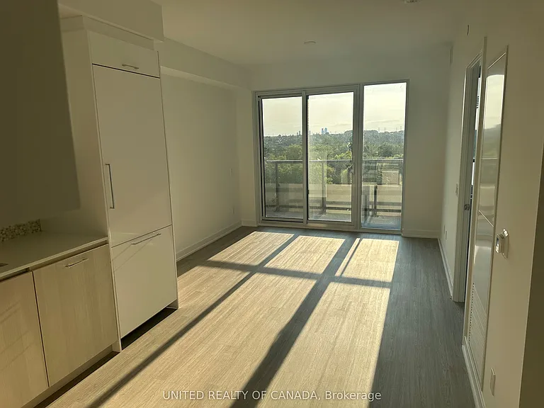 8188 Yonge St #827 — Photo 6