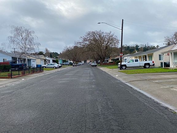 5th image of 754 Rosewood Ave