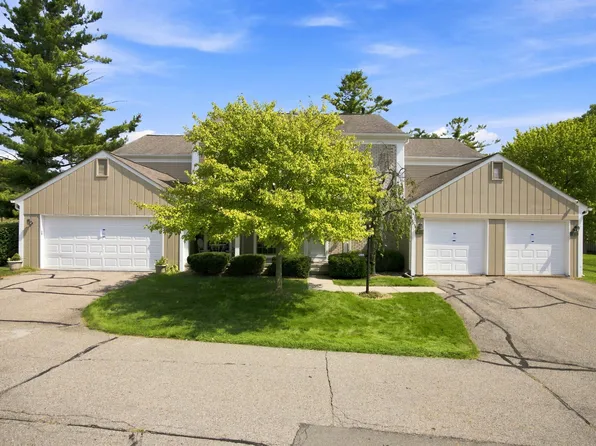 1285 Lamplighter Ln, Rochester, MI 48306
