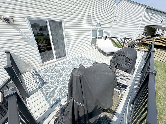 5th image of 3928 Creekwood Dr