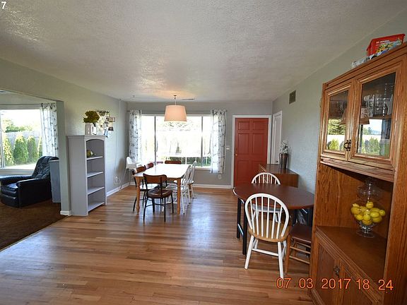 4th image of 12113 NE 192nd St
