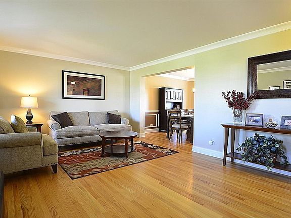 5th image of 2433 Moutray Ln