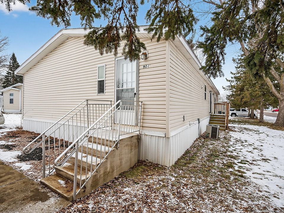 1st image of 901 Hamlet Cir