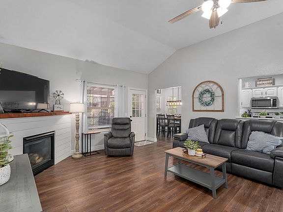 5th image of 707 River Rock Court