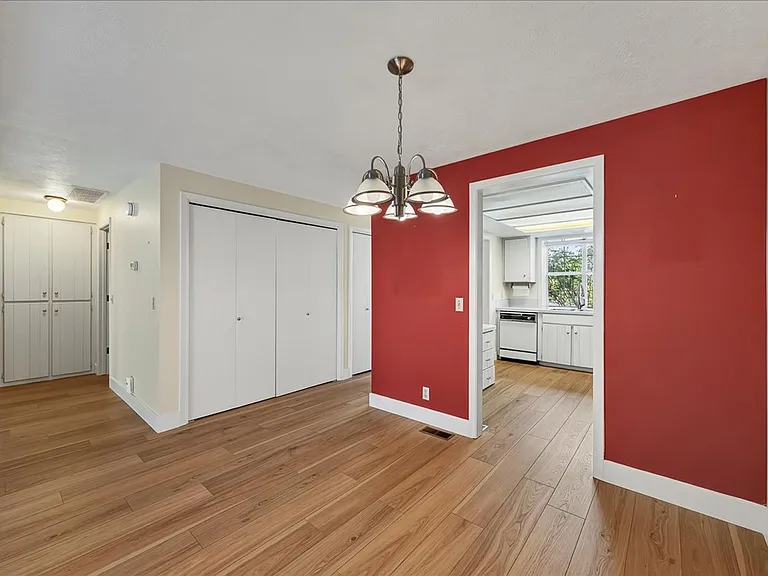 3117 S Waterbury Ln — Photo 9