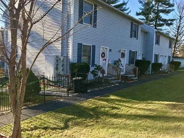 2 bed, 1.5 bath, 1500 sqft, $1,750 — Photo 4