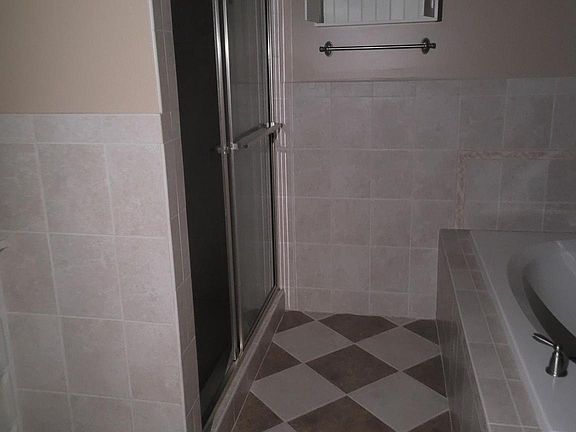5th image of 9831 Sylvan Turn