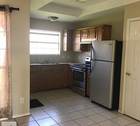 3rd image of 7605 Pecan Ave