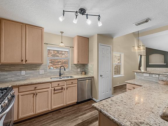5th image of 10311 Falling River Dr
