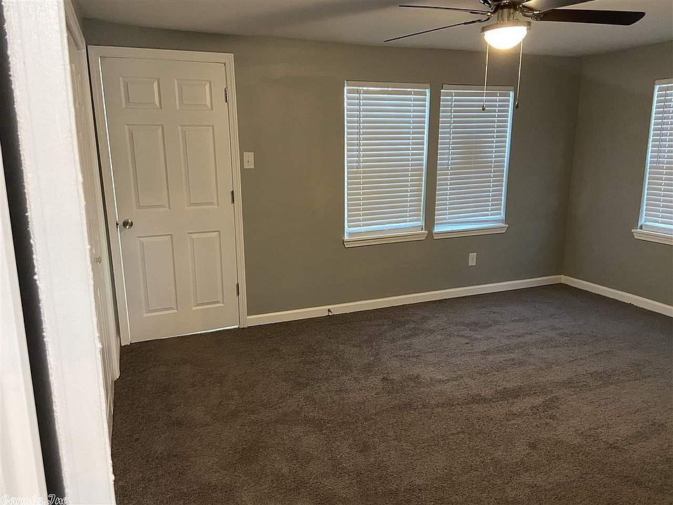 2nd image of 5400 W 11th St