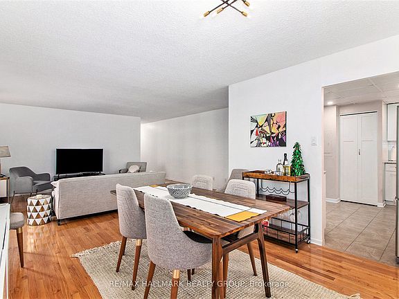 5th image of 141 Somerset St W #601