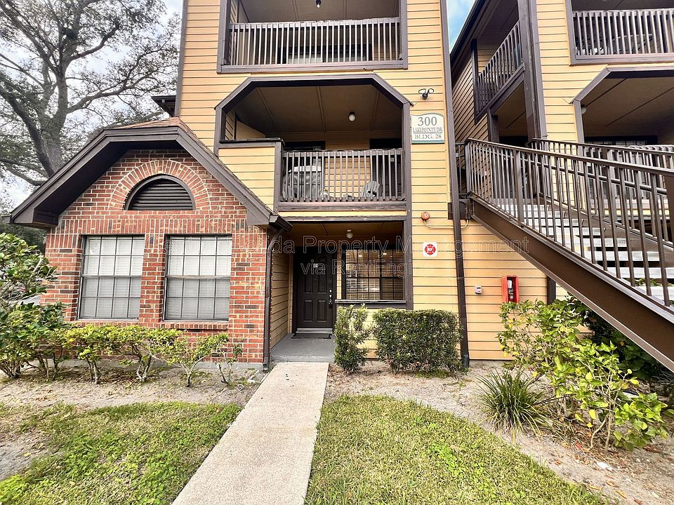 1st image of 300 Lakepointe Dr Unit 103