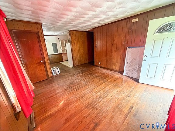 4th image of 2401 Yorktown Ave