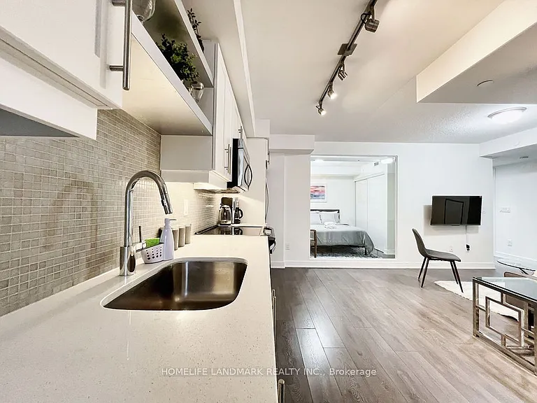 525 Adelaide St W #1620 — Photo 37