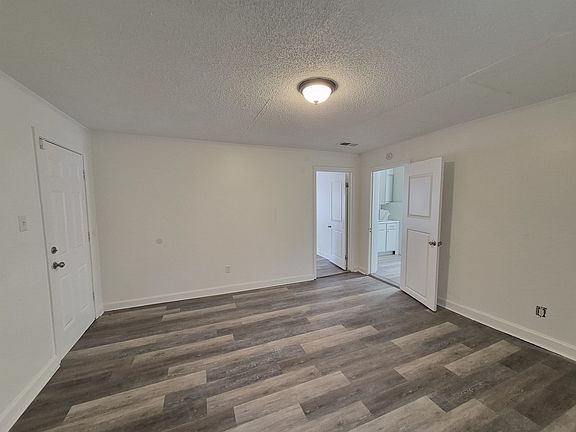 5th image of 2100 Riverside Blvd