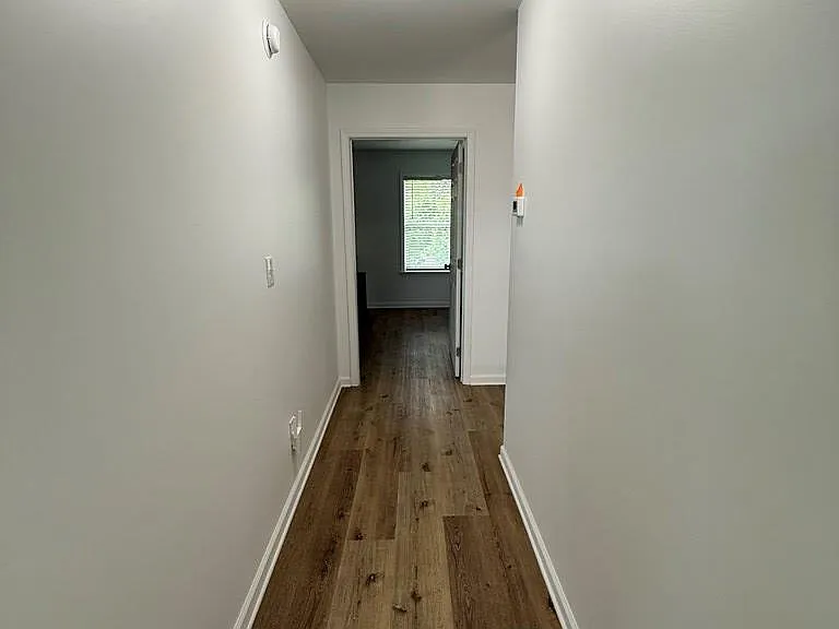 512 E Madison St — Photo 16