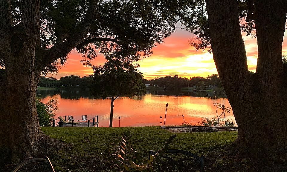 1st image of 525 E Park Dr