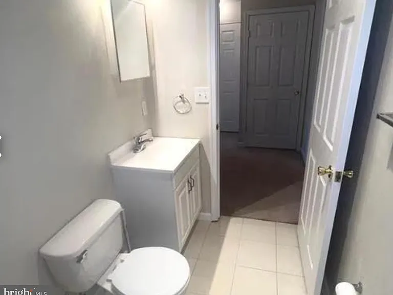 9241 Greenshire Dr — Photo 10