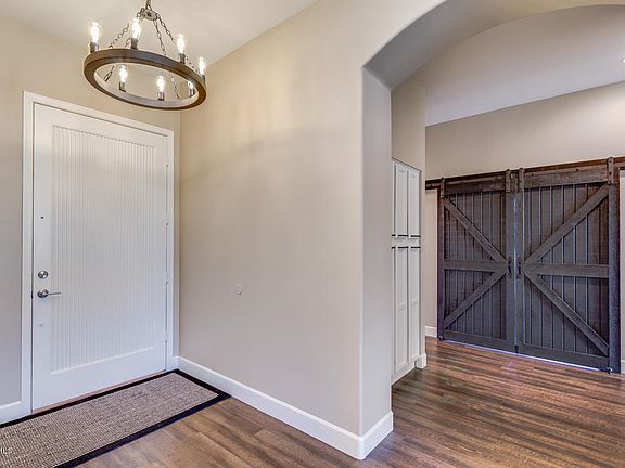 5th image of 701 W Cherrywood Dr