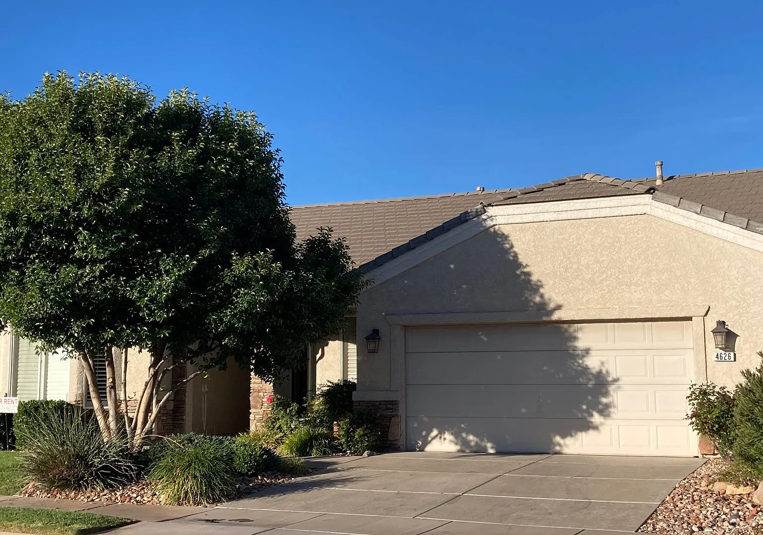 2 bed, 1750 sqft, $2,200 — Photo 2