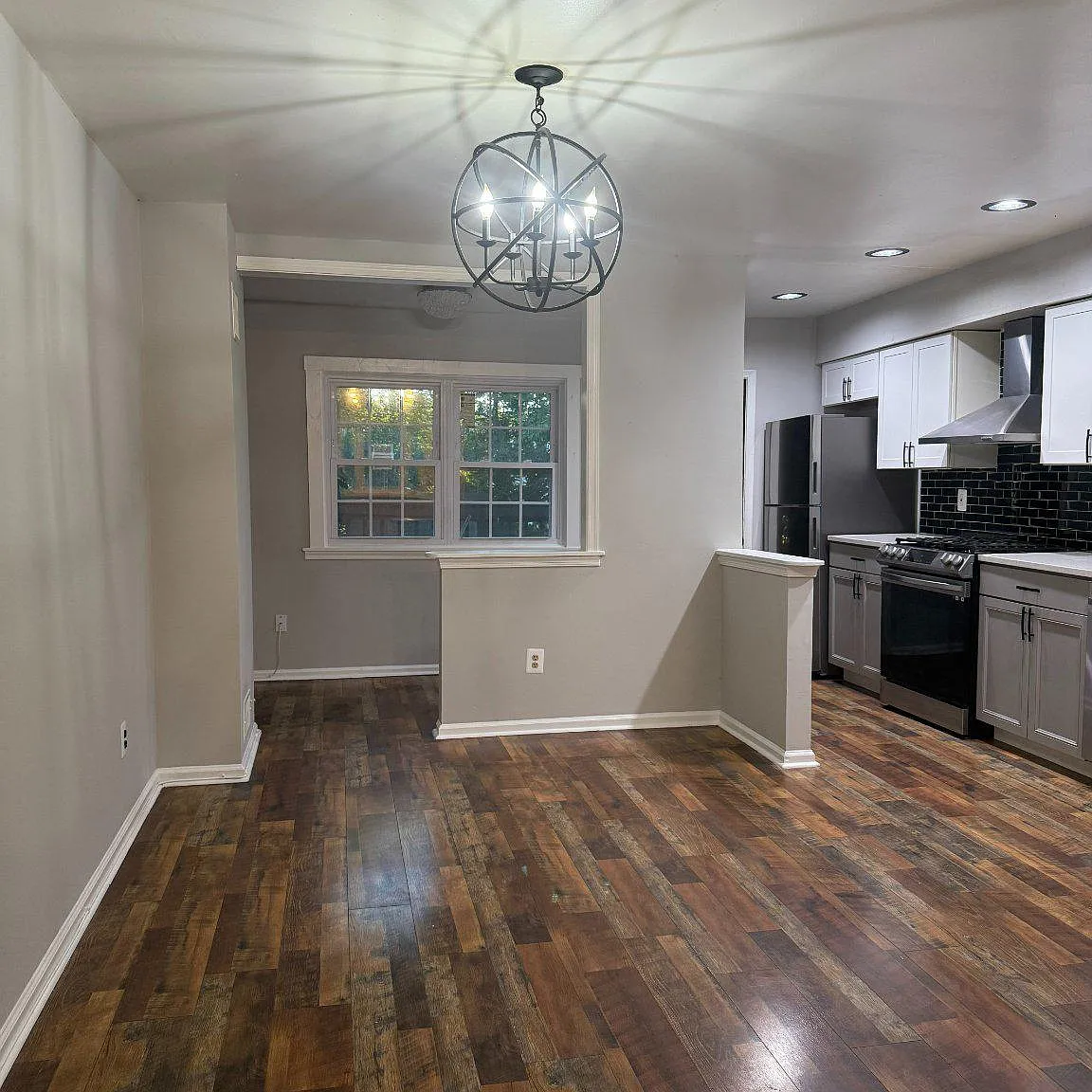 4 bed, 2.0 bath, 1088 sqft, $2,300 — Photo 4