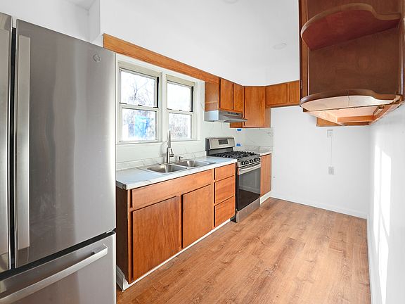 2nd image of 57 Saratoga Ave #1
