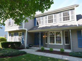 805 Calico Ct, Waukesha, WI 53186